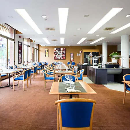 Novotel Corso Giulio Cesare 호텔