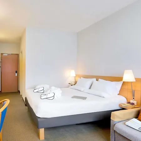 호텔 Novotel Corso Giulio Cesare 4*