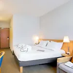 מלון Novotel Corso Giulio Cesare 4*