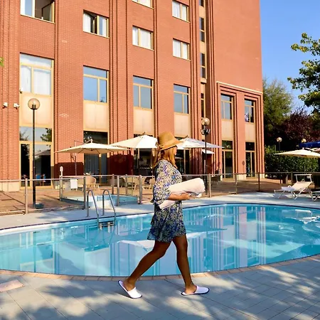 Hotel Novotel Corso Giulio Cesare 4*