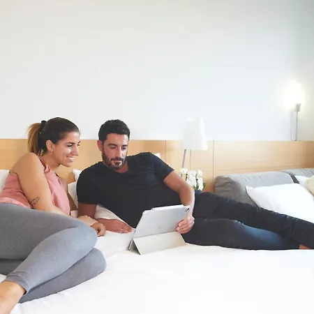 Novotel Corso Giulio Cesare Отель