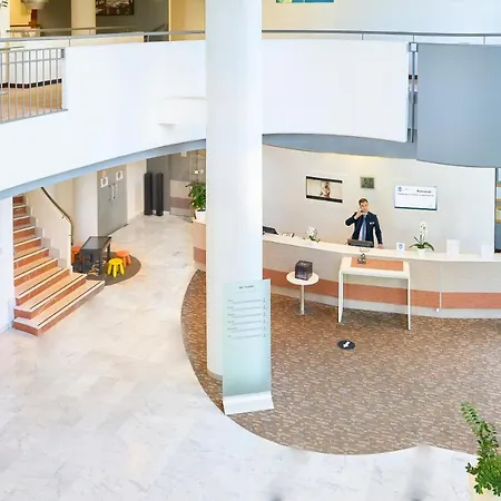 Novotel Corso Giulio Cesare Отель 4*