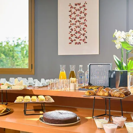 Отель Novotel Corso Giulio Cesare