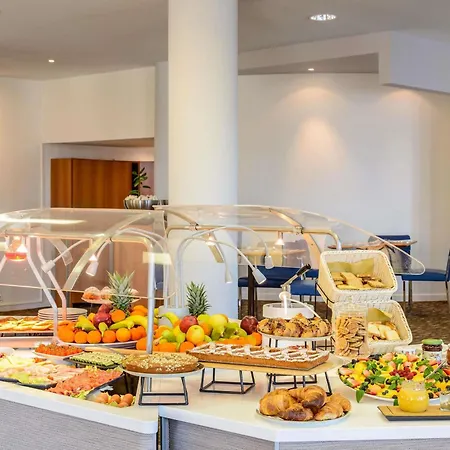 Hotell Novotel Corso Giulio Cesare 4*