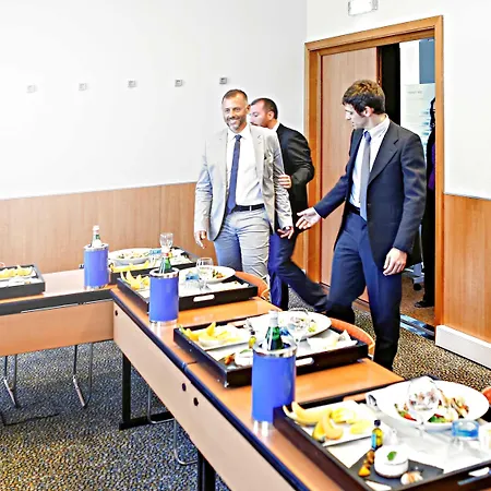 Hotel Novotel Corso Giulio Cesare 4*