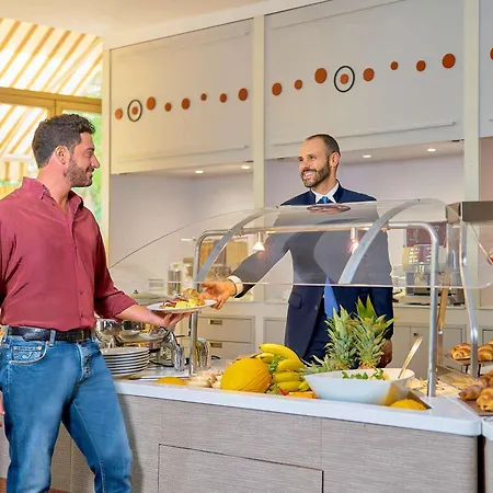 Hotel Novotel Corso Giulio Cesare 4*