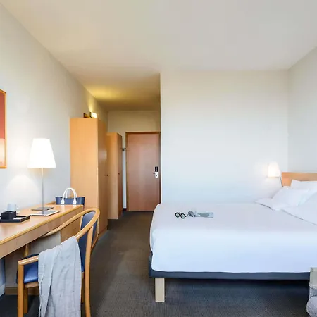 Novotel Corso Giulio Cesare Hotel 4*