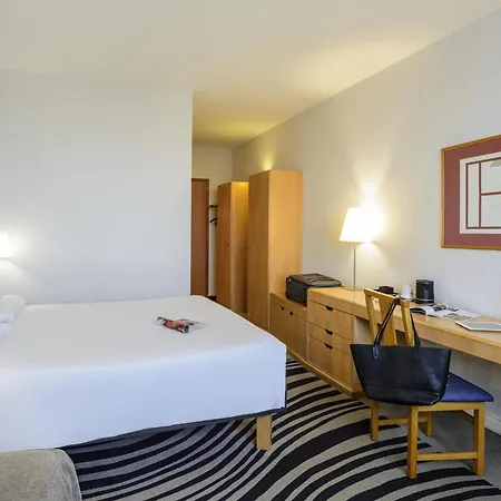 Hotel Novotel Corso Giulio Cesare 4*