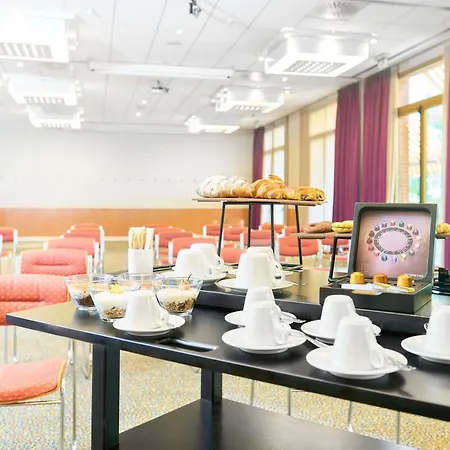 Novotel Corso Giulio Cesare Hotel