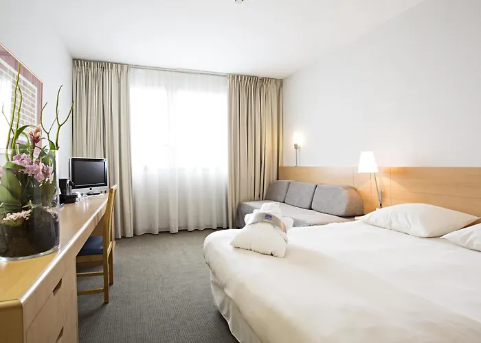 Novotel Corso Giulio Cesare Отель 4*