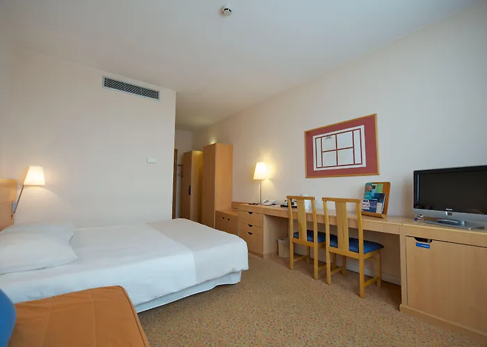 Hotel Novotel Corso Giulio Cesare 4*